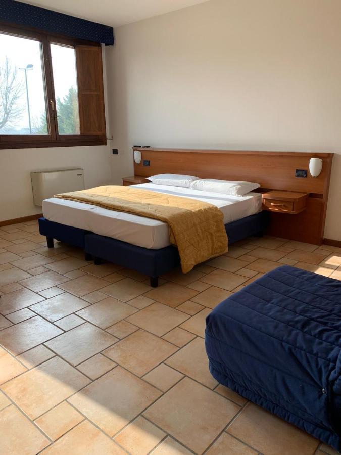 Hotel Lory Ficarolo Exteriér fotografie