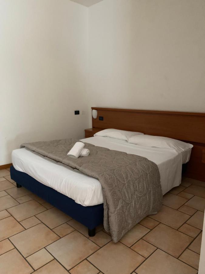 Hotel Lory Ficarolo Exteriér fotografie